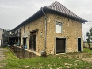 façade en pisé avant rénovation par Gider Façade