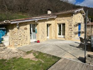 Ravallement d'une façade en pierre - vue de face