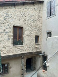 Ravallement d'une façade en pierre - Gider Façades