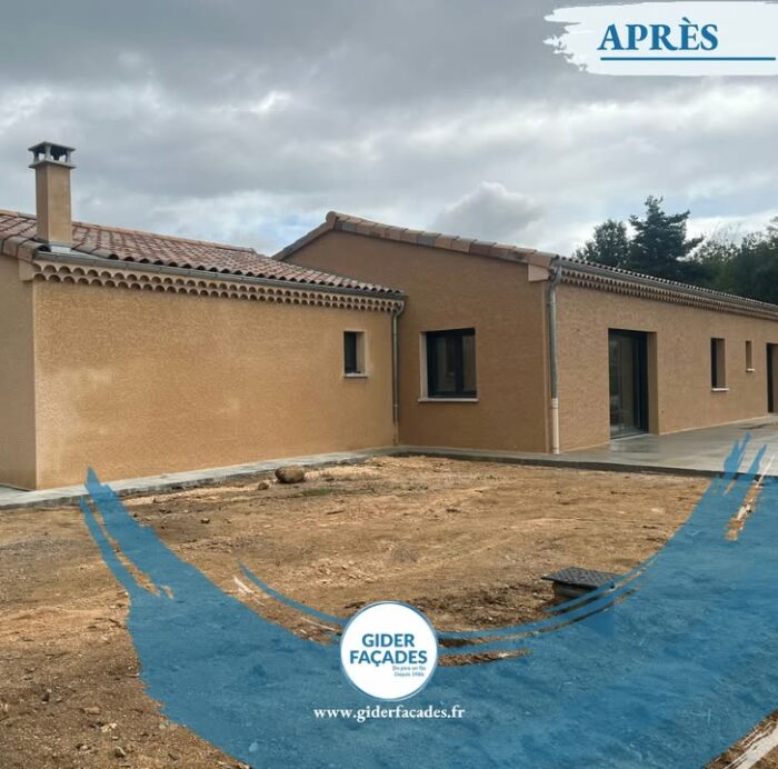 🌟 Nouvelle Réalisation à Saint Étienne de Serre 🌟

Nous sommes ravis de vous présenter cette maison neuve récemment achevée à Saint Étienne de Serre ! 
🏡👉 Finition écrasée pour un rendu élégant et moderne
🎨 Façade maison : teinte T70 – douce et harmonieuse
🎨 Garage : teinte J10 – pour un contraste subtil et raffiné

Une belle combinaison qui allie esthétique et durabilité ! 

Félicitations à nos équipes pour cette superbe réalisation. 👏

Gider Façades
17 Rue Hector Berlioz, 38550 Saint Maurice l’Exil 📍
06 15 33 55 94 📱
www.giderfacades.fr 🌐

#SaintEtienneDeSerre #FaçadeÉcrasée #T70 #J10 #TravailDeQualité 🏠✨