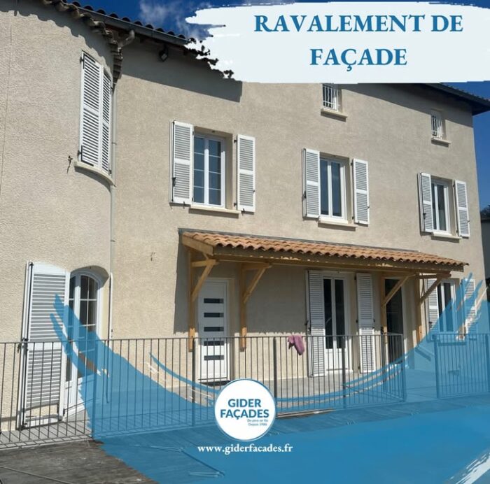 🧱 Chantier en ravalement de façade à Saint-Clair-du-Rhône (38)
🎨 Finition en enduit réf. J39, pour un aspect propre, lumineux et moderne !
🔨 Avant l’enduit, nos équipes ont réalisé un piquage complet de l’ancienne façade, étape essentielle pour garantir l’adhérence et la durabilité du nouveau revêtement.

📍 Saint-Clair-du-Rhône
💪 Un travail de fond pour un résultat net et durable !

Merci à nos clients pour leur confiance 🤝

Gider Façades
06 15 33 55 94
www.giderfacades.fr

#ravalementdefaçade #chantierfaçade #enduitJ39 #piquagefaçade #rénovationextérieure #SaintClairduRhône #façadier #propretéetdurabilité #chantierterminé